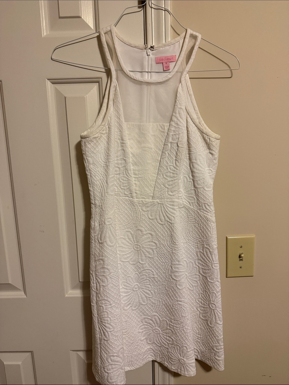 Lilly Pulitzer White Textured Floral Sheath Dress with Mesh Back
